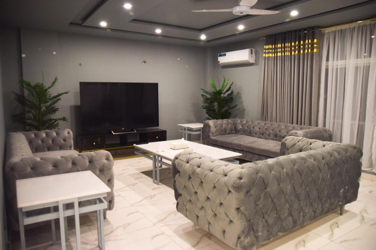 Luxe Suites Bahria Town Lahore Luaran gambar