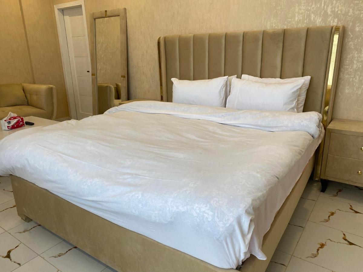 Luxe Suites Bahria Town Lahore Luaran gambar