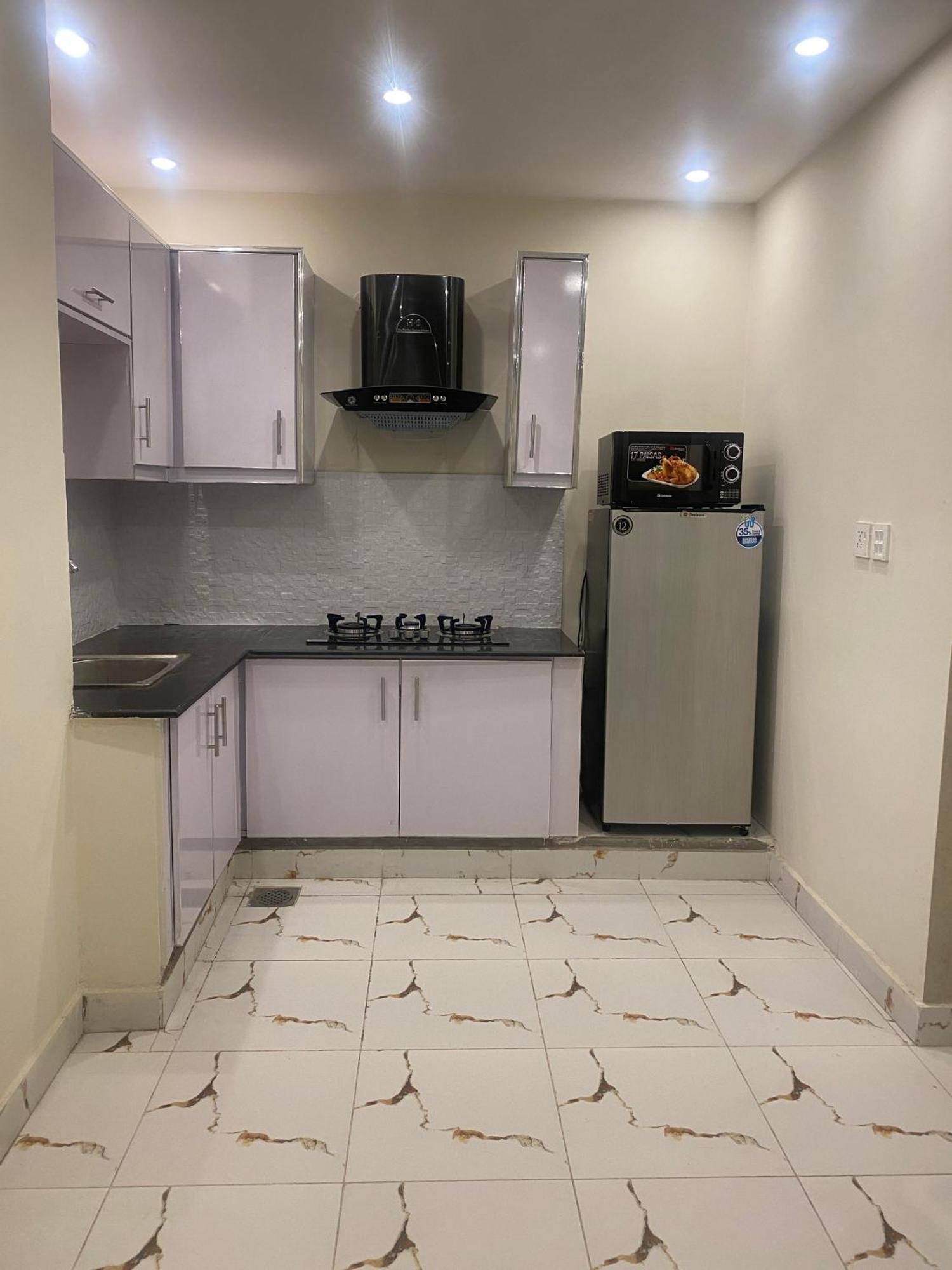 Luxe Suites Bahria Town Lahore Luaran gambar