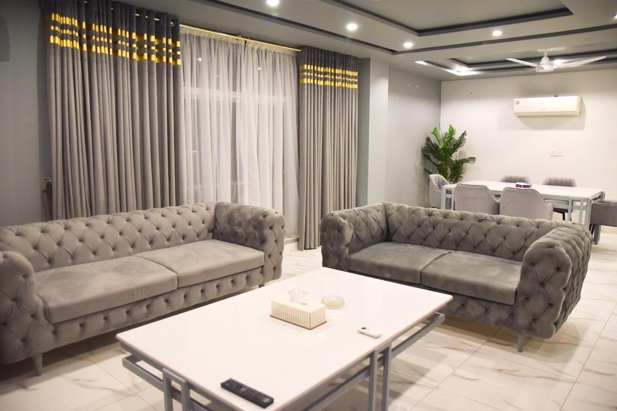 Luxe Suites Bahria Town Lahore Luaran gambar